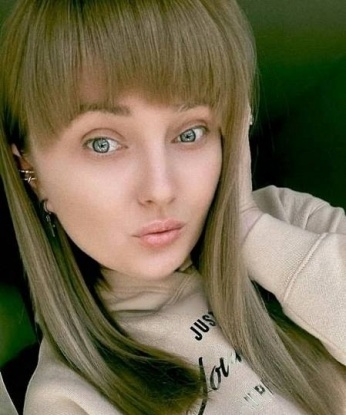 🌸 Со мной ты можешь испытать незабываемые моменты, полные страсти и наслаждения. ✨ Мои услуги включают классический секс, оральные ласки и многое другое, чтобы удовлетворить все твои сексуальные фантазии. 💋 Я умею слушать и понимать, так что обещаю, что тебе будет комфортно со мной. 😌 У меня есть отличные отзывы от предыдущих клиентов, которые отмечают мою индивидуальность и страсть в сексе. 🌟 Мои фото настоящие и я гарантирую, что ты не разочаруешься при встрече. 💯 Позволь мне погрузить тебя в мир наслаждения и желания - я жду твоего звонка. 📞 Лариса